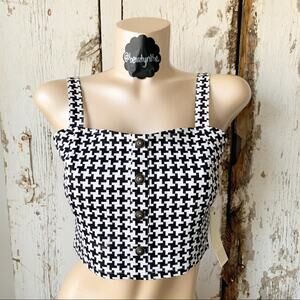 Fifty street black/white geo crop top